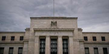 Trump Tests Fed’s Independence With Order Expanding Authority Over Agencies