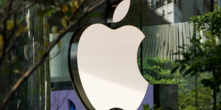 Apple’s iPhone 16E Launch, US Investment Pledge, Potential Price Hikes, And More: This Week In Appleveres – Apple (NASDAQ:AAPL)