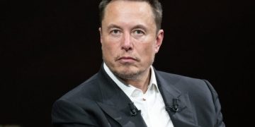 Elon Musk’s DOGE Staffers Resign, Refuse To ‘Dismantle Critical Public Services’ — White House Hits Back Saying Trump Won’t Be Stopped By Protests And Lawsuits – L3Harris Technologies (NYSE:LHX), Boeing (NYSE:BA)