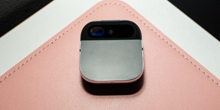 The Humane Ai Pin Will Become E-Waste Next Week