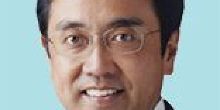 Japan's Akazawa says ambitious goal to boost minimum wage, eradicate deflationary mindset