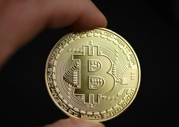 Bitcoin Will Be ‘Worthless’ In 10 Years, Finance Nobel Prize Winner Says