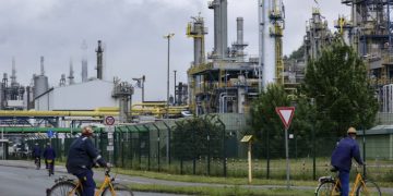 Investors call for vote on any BP rowback on climate goals