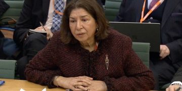 Chair of UK’s financial ombudsman to step down