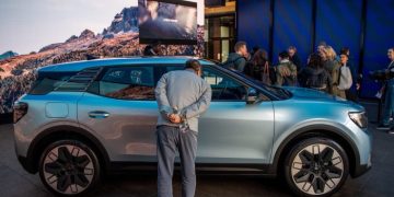 Donald Trump considers 25% tariff on imported cars