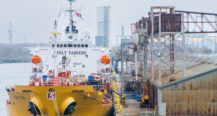 Donald Trump to hit US steel and aluminium imports with 25% tariffs