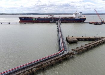 Oil traders steer away from long-term tanker charters amid Trump uncertainty