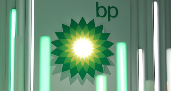 BP to abandon pledge to cut oil and gas output as chief fights for group’s survival