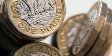 Sterling outshines rivals on stronger economic data