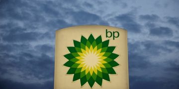 BP shares jump after activist hedge fund Elliott takes stake