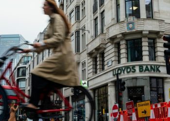 Lloyds hit with £1bn tax bill after legal challenge fails