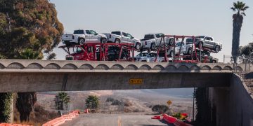 Trump Suspends Mexico and Canada Tariffs on USMCA Goods for a Month