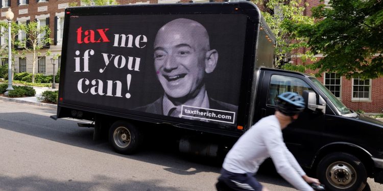 Million-dollar wage earners have stopped paying into Social Security for 2025