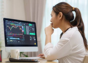 What financial advisors are telling investors about market volatility