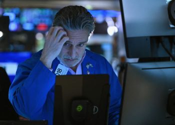 This widely followed investor survey showed a ‘crash’ in bullish sentiment for stocks