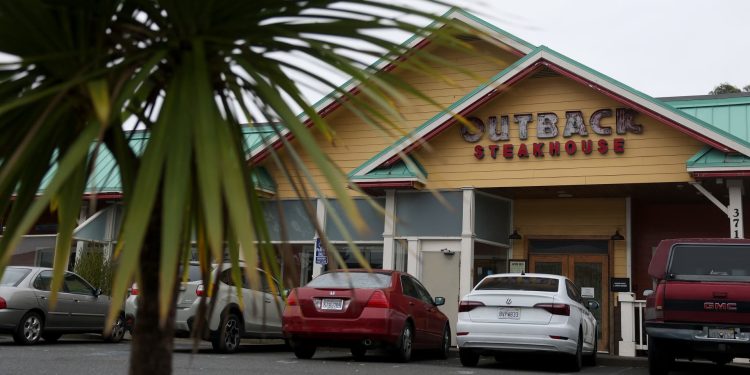 Stocks making the biggest moves midday: APP, FLYW, BLMN, AAP