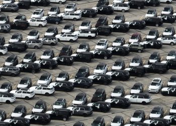 How Fed Rates Influence Mortgages, Credit Cards, Savings and More