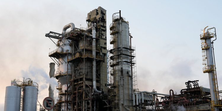 Trump to Impose Tariffs Against Countries That Buy Venezuelan Oil