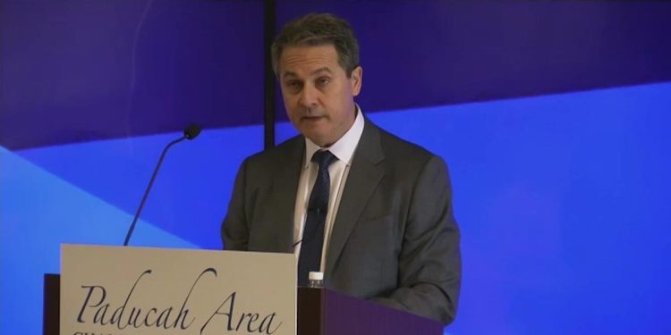 Stocks Fall as Trade War Clouds Economic Outlook: Markets Wrap