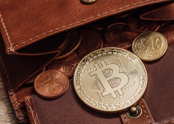 8,000 Dormant Bitcoin Suddenly Move: What’s Next For The Market?