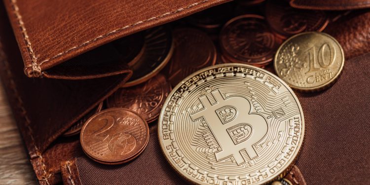 8,000 Dormant Bitcoin Suddenly Move: What’s Next For The Market?