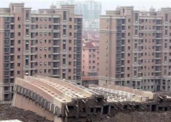 China sets record in bad asset disposals, shifts focus to housing market