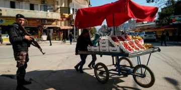 Syrian businesses left with unwanted goods as economy stalls