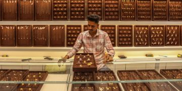 Indians shift to gold investments as local equities founder