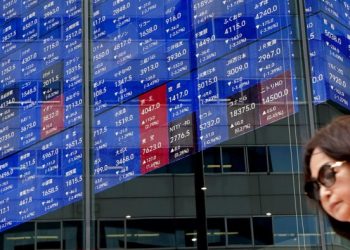 Global stock markets tumble as Donald Trump’s tariffs loom