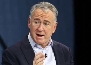 Hedge funds hit back against new leverage limits