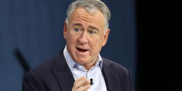 Hedge funds hit back against new leverage limits