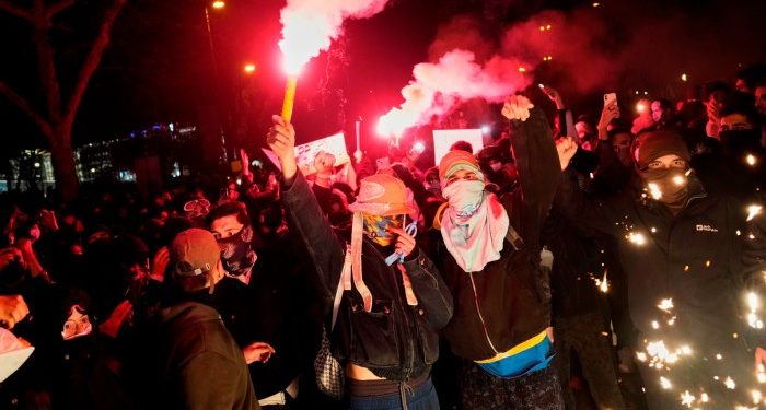 Tens of thousands protest in Turkey against arrest of Erdoğan rival