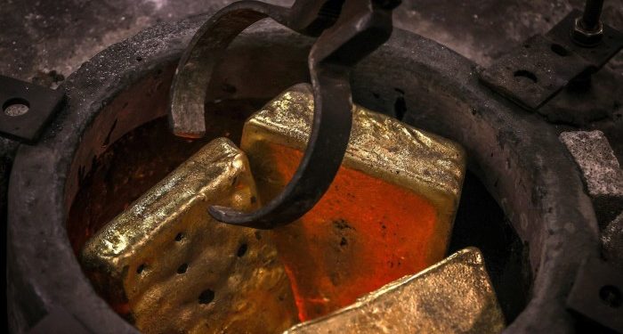 Gold hits $3,000 for first time on global growth fears