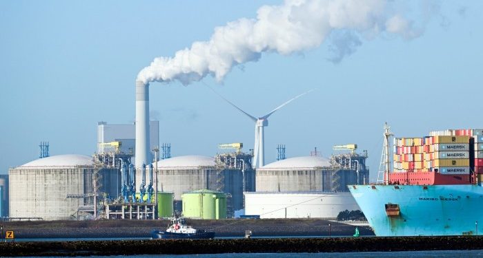 Maersk warns shipping carbon trading plan would encourage LNG use