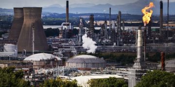 Plan to replace Scottish oil refinery mulls £13bn investment