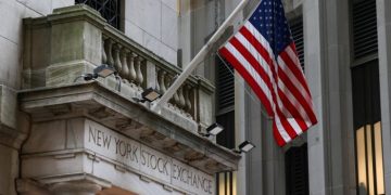 Wall Street stocks slide as sell-off in tech shares picks up pace