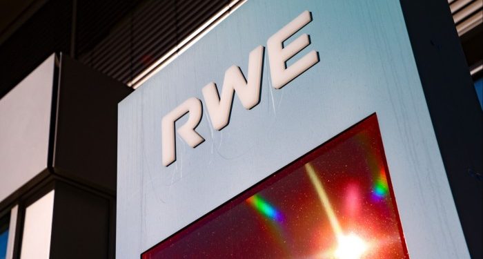 US activist Elliott takes 5% stake in RWE