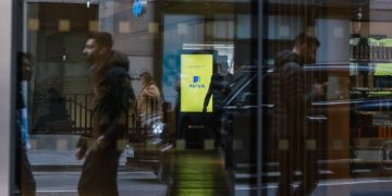 Aviva Investors walks back ‘watch list’ pledge to ditch least green investments