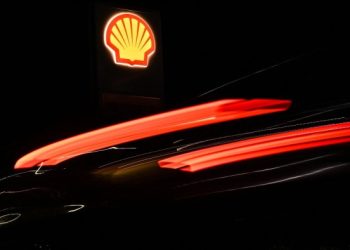 Shell slashes costs and clean energy investment to boost shareholder payouts