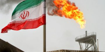 Donald Trump imposes sanctions on Chinese companies over Iranian oil shipments