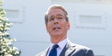 Bessent Takes Tricky Center Stage as Trade Wars Roil U.S. Economy