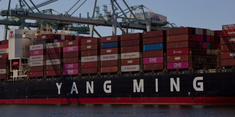 Trump Reverses Course on Global Tariffs, Announcing 90-Day Pause