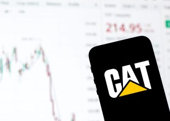 Stocks making the biggest moves midday: PLTR, CAT, AAPL JPM