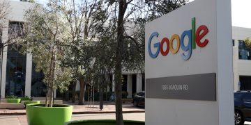 Stocks making the biggest moves midday: LLY, GOOGL, HTZ, UNH