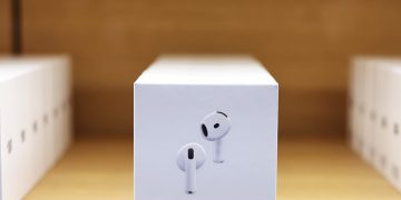 AAPL, TSLA, ABBV, DAL and more