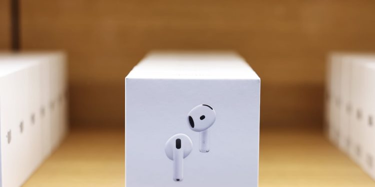 AAPL, TSLA, ABBV, DAL and more