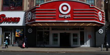 WMT, TGT, AAPL, PFE, LLY, F and more