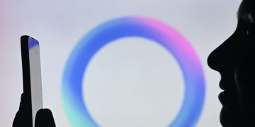 What Is the Meta AI Button in WhatsApp, and How Do I Remove It?