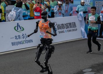 Stumbling and Overheating, Most Humanoid Robots Fail to Finish Half Marathon in Beijing