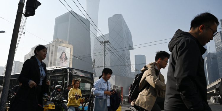 In Trade War Clash With Trump, China Refuses to Take the Bait